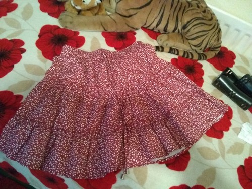 Size small red and - red,